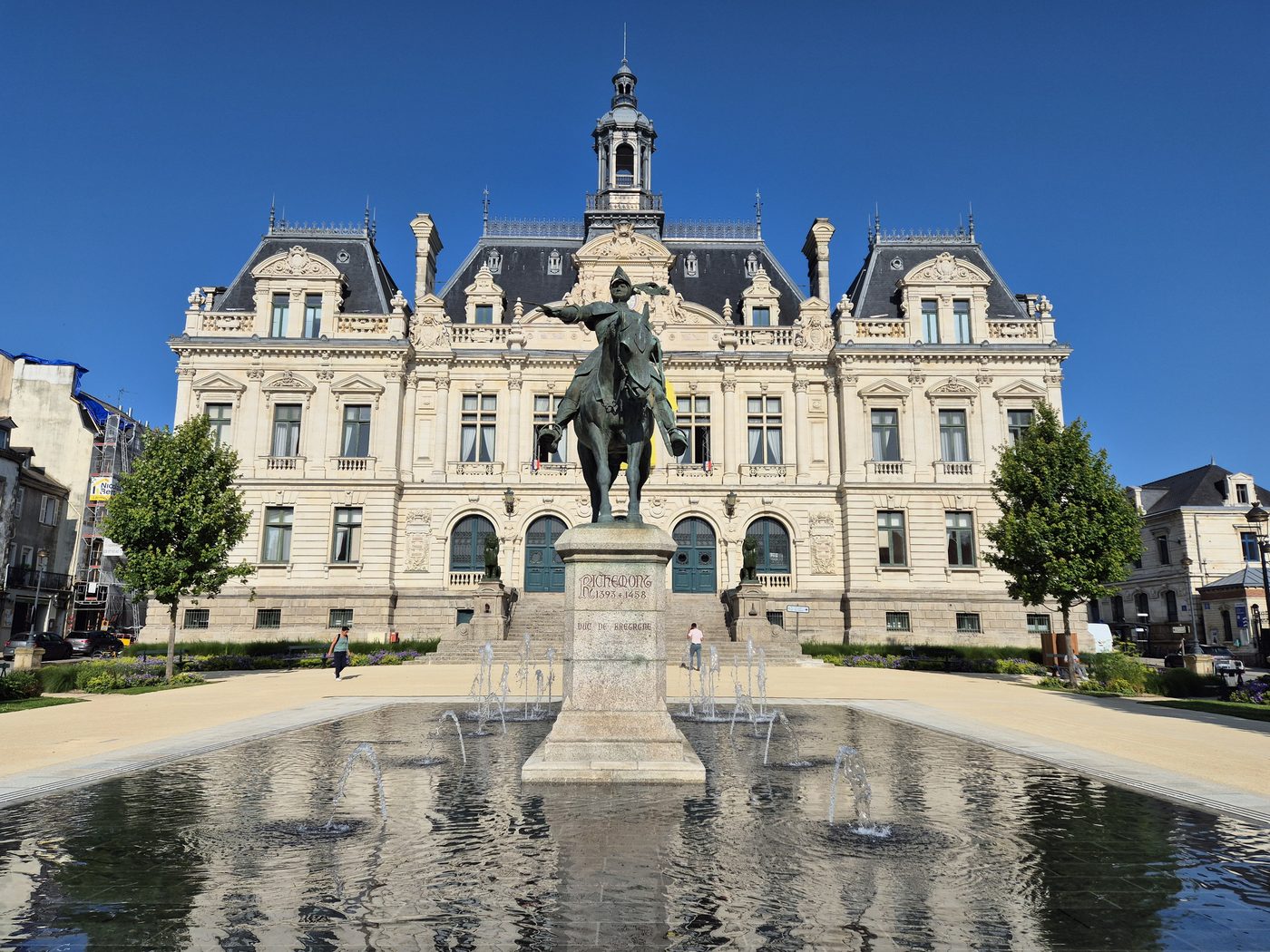 Vannes — La fontaine de l'Hôtel de Ville